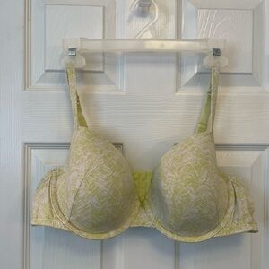 Cacique Lightly Lined 44C underwire. Line green